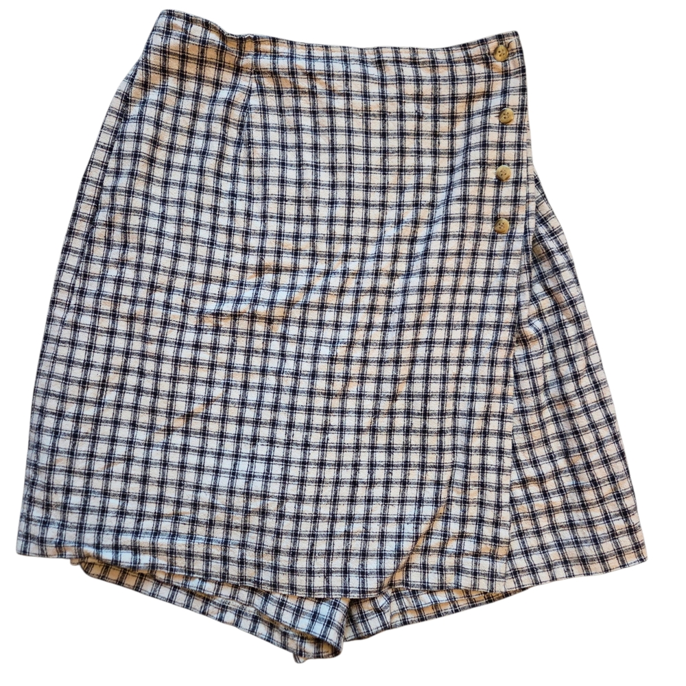❄️2/$15❄️ EXCHANGE Navy and White Plaid Skort
